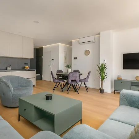 Zagreb 245 - 246 - 247 - 248 - 249 - 5 Units - Three Bedroom - New - Balcony - Parking - Flexible Keybox Entry - Modern Kovacic