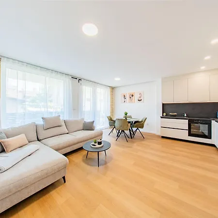 Zagreb 245 - 246 - 247 - 248 - 249 - 5 Units - Three Bedroom - New - Balcony - Parking - Flexible Keybox Entry - Modern *