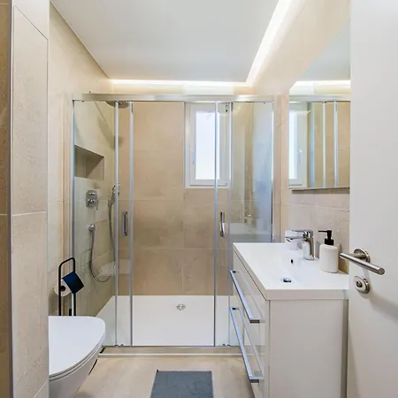 Zagreb 245 - 246 - 247 - 248 - 249 - 5 Units - Three Bedroom - New - Balcony - Parking - Flexible Keybox Entry - Modern * Kovacic