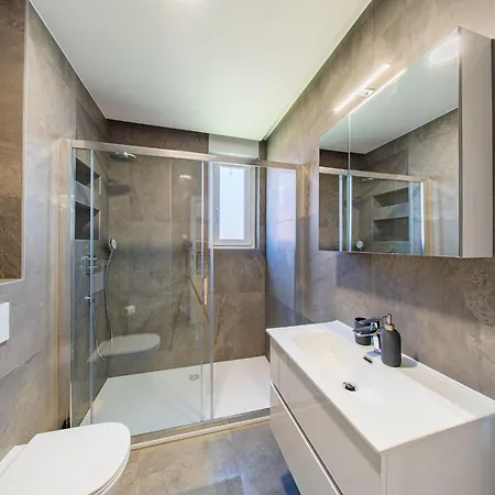 Apartamento Zagreb 245 - 246 - 247 - 248 - 249 - 5 Units - Three Bedroom - New - Balcony - Parking - Flexible Keybox Entry - Modern Kovacic