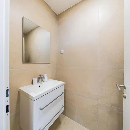 Zagreb 245 - 246 - 247 - 248 - 249 - 5 Units - Three Bedroom - New - Balcony - Parking - Flexible Keybox Entry - Modern *