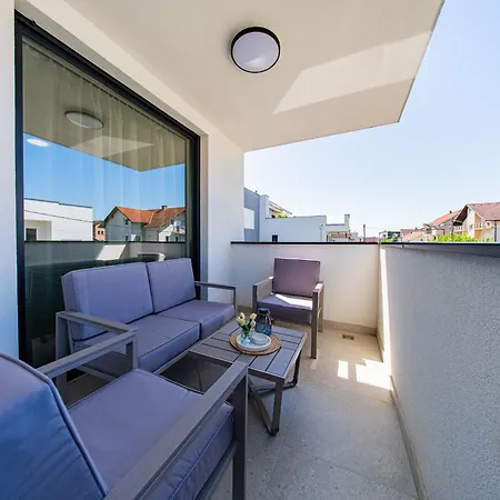 Zagreb 245 - 246 - 247 - 248 - 249 - 5 Units - Three Bedroom - New - Balcony - Parking - Flexible Keybox Entry - Modern