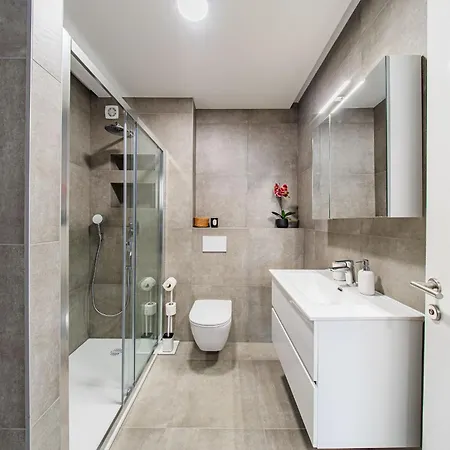 Apartamento Zagreb 245 - 246 - 247 - 248 - 249 - 5 Units - Three Bedroom - New - Balcony - Parking - Flexible Keybox Entry - Modern *