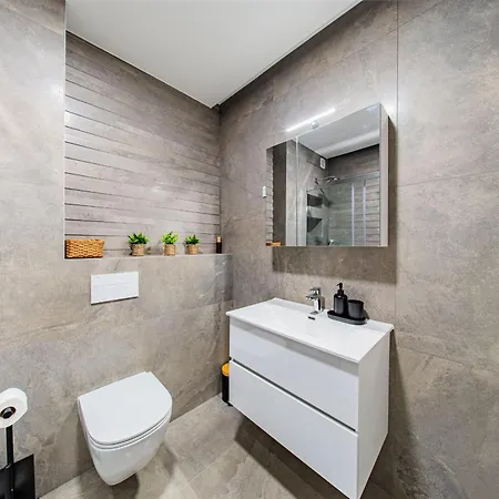 Apartamento Zagreb 245 - 246 - 247 - 248 - 249 - 5 Units - Three Bedroom - New - Balcony - Parking - Flexible Keybox Entry - Modern Kovacic