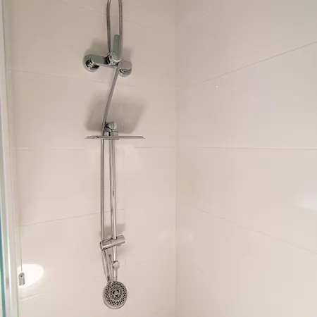 Zagreb 245 - 246 - 247 - 248 - 249 - 5 Units - Three Bedroom - New - Balcony - Parking - Flexible Keybox Entry - Modern Apartamento