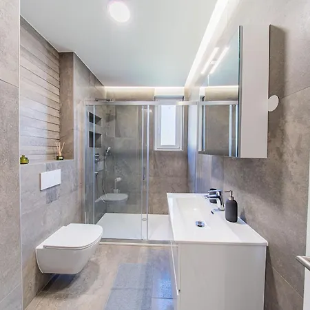Zagreb 245 - 246 - 247 - 248 - 249 - 5 Units - Three Bedroom - New - Balcony - Parking - Flexible Keybox Entry - Modern