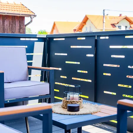 Zagreb 245 - 246 - 247 - 248 - 249 - 5 Units - Three Bedroom - New - Balcony - Parking - Flexible Keybox Entry - Modern アパート