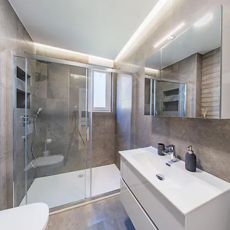 Apartamento Zagreb 245 - 246 - 247 - 248 - 249 - 5 Units - Three Bedroom - New - Balcony - Parking - Flexible Keybox Entry - Modern