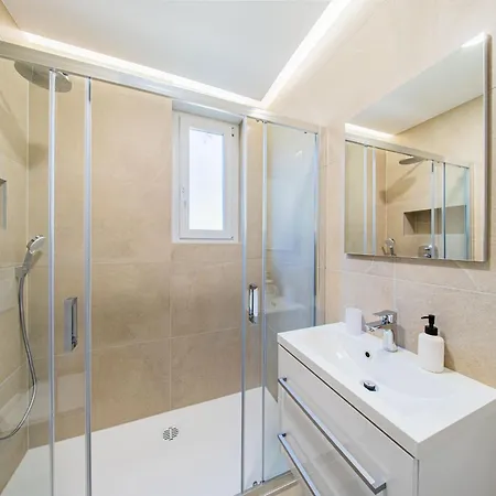 Apartamento Zagreb 245 - 246 - 247 - 248 - 249 - 5 Units - Three Bedroom - New - Balcony - Parking - Flexible Keybox Entry - Modern