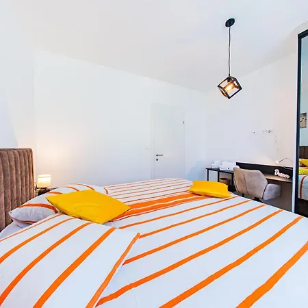 Apartamento Zagreb 245 - 246 - 247 - 248 - 249 - 5 Units - Three Bedroom - New - Balcony - Parking - Flexible Keybox Entry - Modern Kovacic