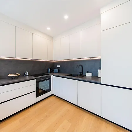 Zagreb 245 - 246 - 247 - 248 - 249 - 5 Units - Three Bedroom - New - Balcony - Parking - Flexible Keybox Entry - Modern