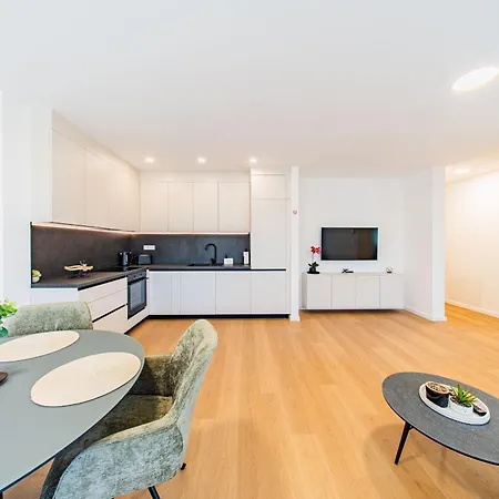 Zagreb 245 - 246 - 247 - 248 - 249 - 5 Units - Three Bedroom - New - Balcony - Parking - Flexible Keybox Entry - Modern