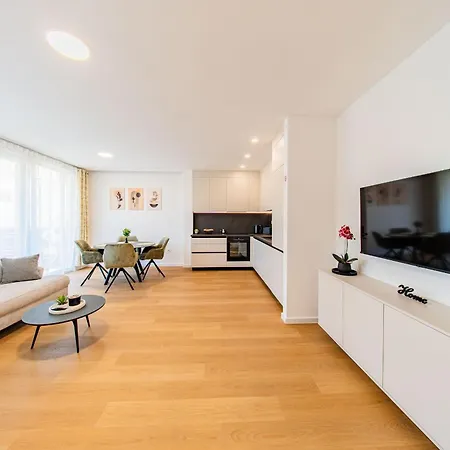 Zagreb 245 - 246 - 247 - 248 - 249 - 5 Units - Three Bedroom - New - Balcony - Parking - Flexible Keybox Entry - Modern * Kovacic