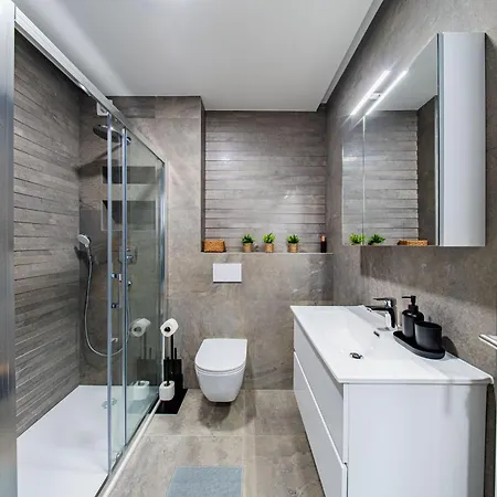 Zagreb 245 - 246 - 247 - 248 - 249 - 5 Units - Three Bedroom - New - Balcony - Parking - Flexible Keybox Entry - Modern