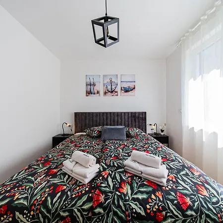 Zagreb 245 - 246 - 247 - 248 - 249 - 5 Units - Three Bedroom - New - Balcony - Parking - Flexible Keybox Entry - Modern Kovacic