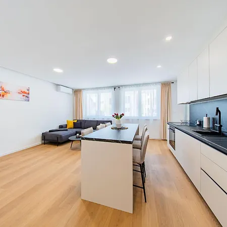 Zagreb 245 - 246 - 247 - 248 - 249 - 5 Units - Three Bedroom - New - Balcony - Parking - Flexible Keybox Entry - Modern * Kovacic
