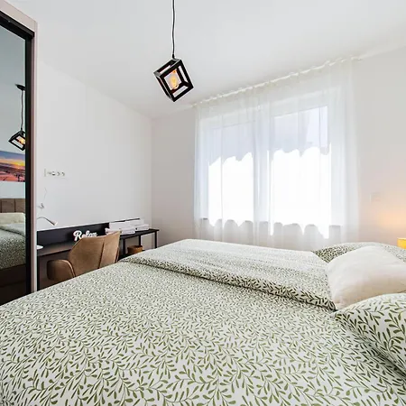 Apartamento Zagreb 245 - 246 - 247 - 248 - 249 - 5 Units - Three Bedroom - New - Balcony - Parking - Flexible Keybox Entry - Modern