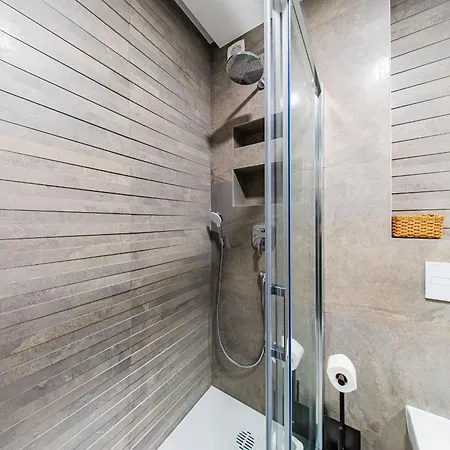 Apartamento Zagreb 245 - 246 - 247 - 248 - 249 - 5 Units - Three Bedroom - New - Balcony - Parking - Flexible Keybox Entry - Modern *